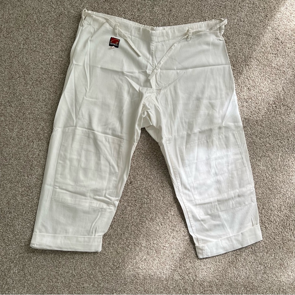 White Pants - Capri length - Tie waist